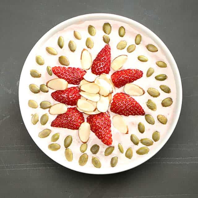 Sweet smoothie superfood bowl