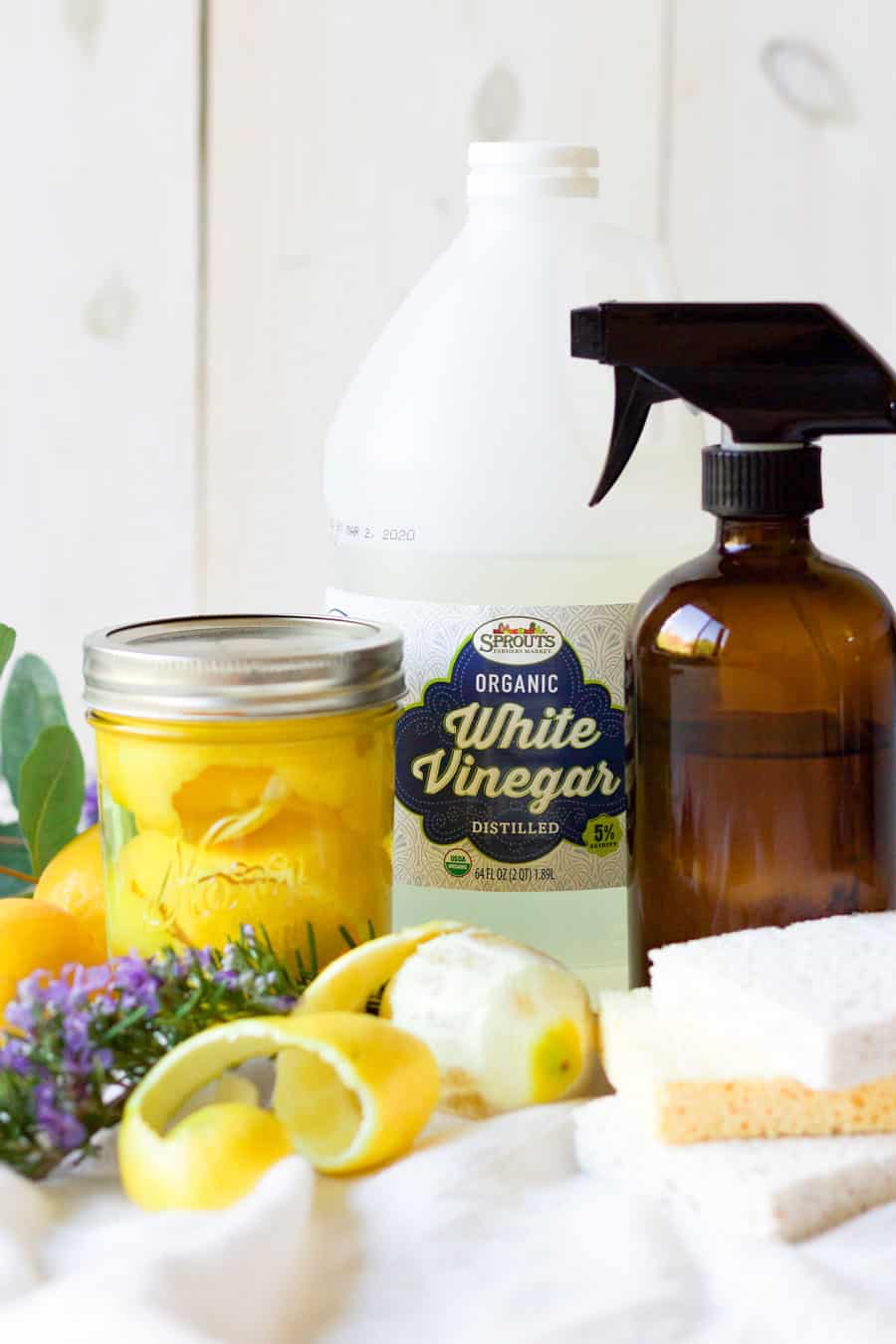 Natural fridge cleaner