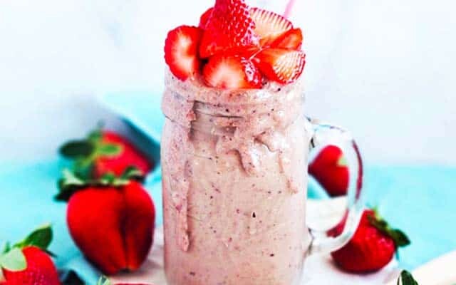 berry avocado smoothie