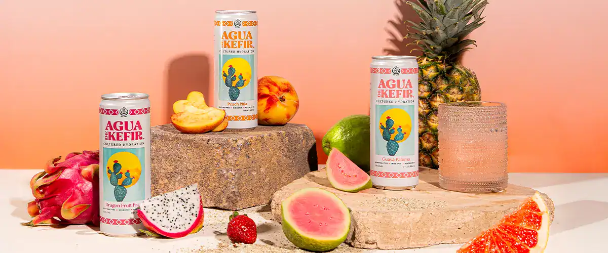 Aqua de Kefir surrounded by fruits